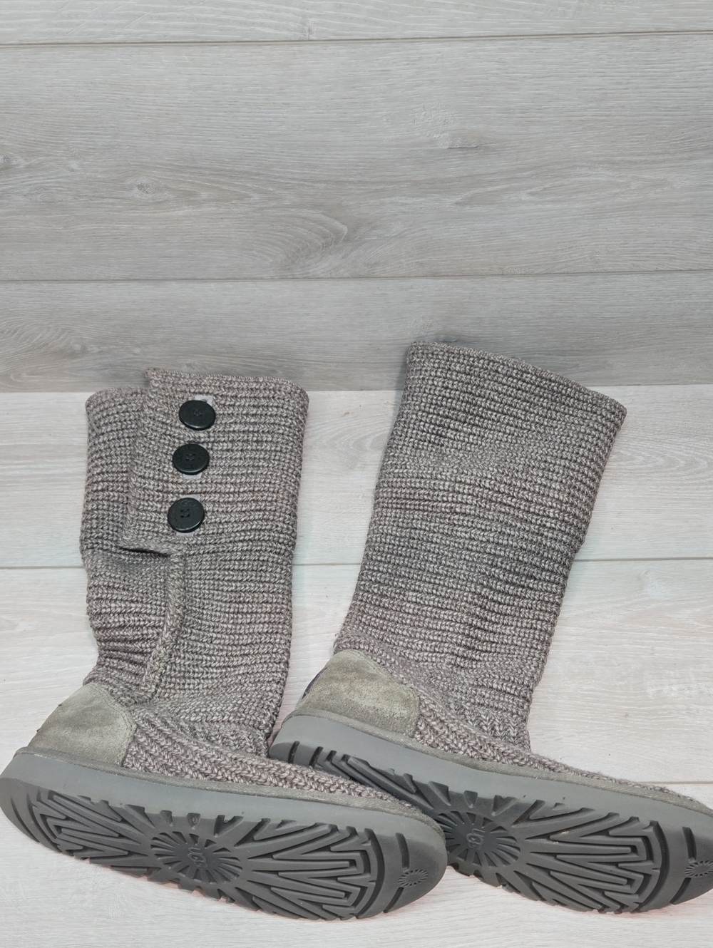 Ugg Australia Women Tall 3 Buttons Sweater Knit Boots Shoes Sz 10